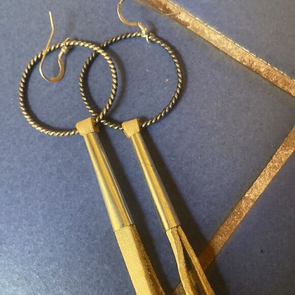 Unique leather earrings - Picture 3 of 3